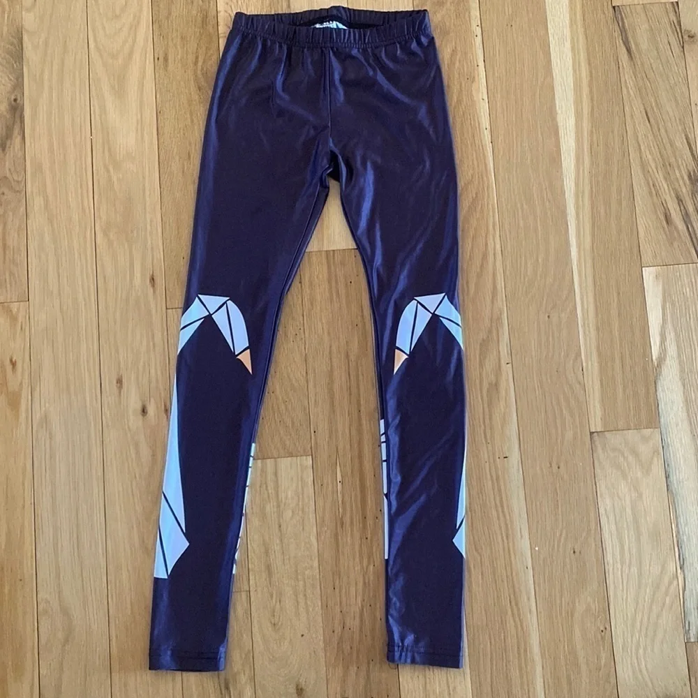 Urban Smalls Swan leggings 8 NWOT